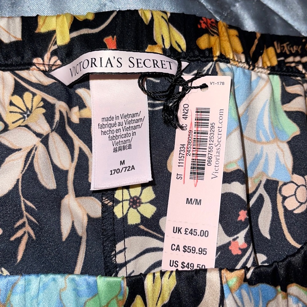 V S FLOUNCY PAJAMAS SET NWT - Picture 11 of 12